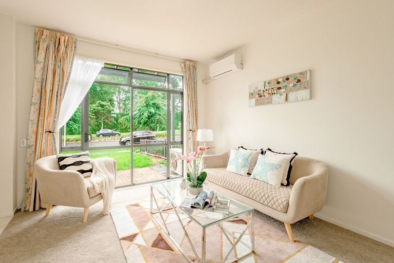 Photo of property in 88/2 Armoy Drive, East Tamaki, Auckland, 2016