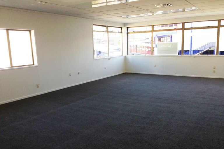 Photo of property in 8 Broadway Street, Martinborough, 5711