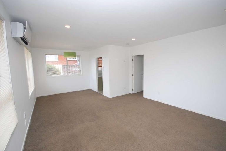 Photo of property in 2/281 Sunset Road, Sunnynook, Auckland, 0632