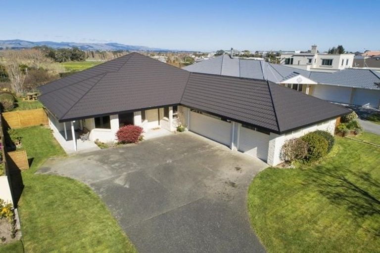Photo of property in 51 Royal Oak Drive, Kelvin Grove, Palmerston North, 4414