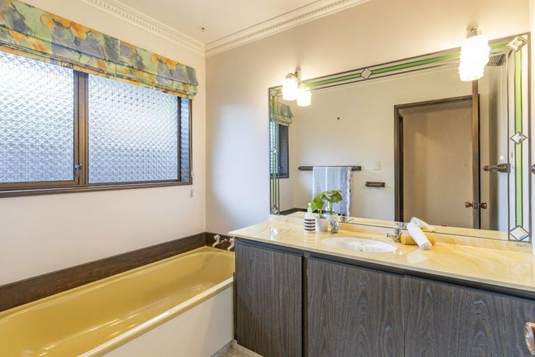 Photo of property in 18 Hawkswood Place, Avonhead, Christchurch, 8042