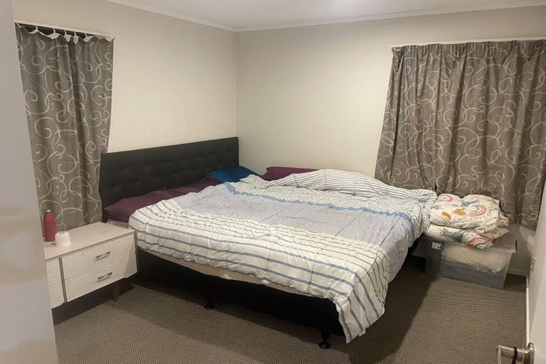 Photo of property in 2 Cranberry Place, Bucklands Beach, Auckland, 2012