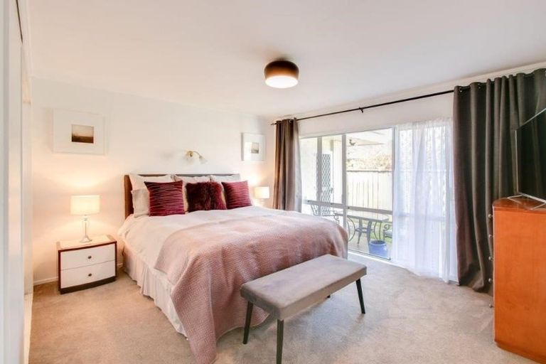 Photo of property in 2 Fern Grove, Taradale, Napier, 4112