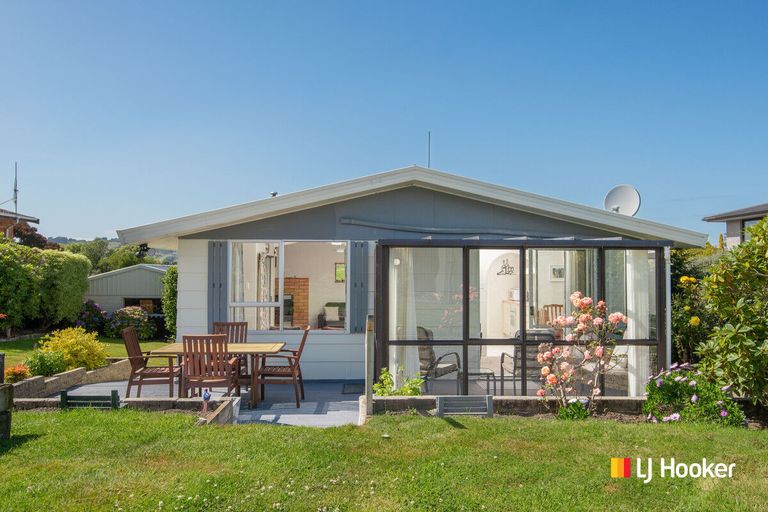 Photo of property in 29 Estuary Crescent, Fairfield, Dunedin, 9018