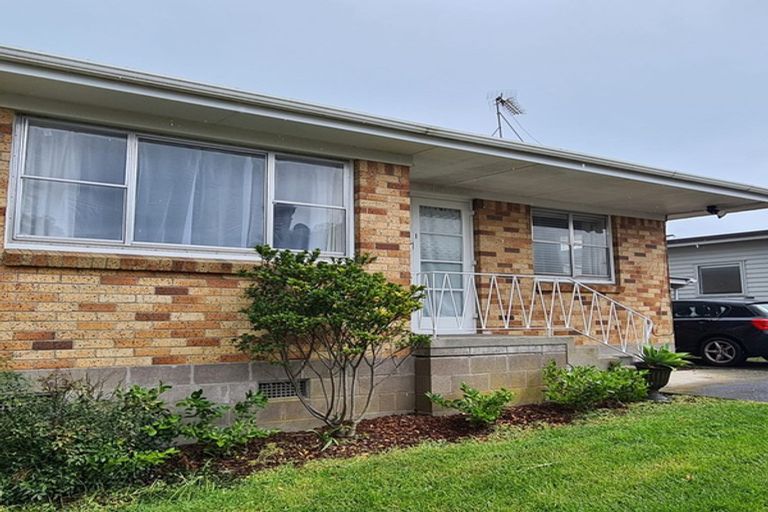 Photo of property in 2/7 Chapel Street, Papakura, 2110