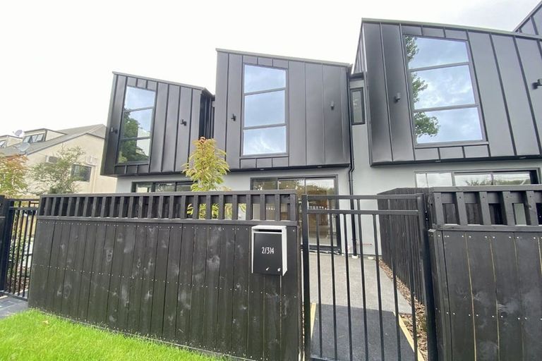 Photo of property in 2/314 Worcester Street, Linwood, Christchurch, 8011