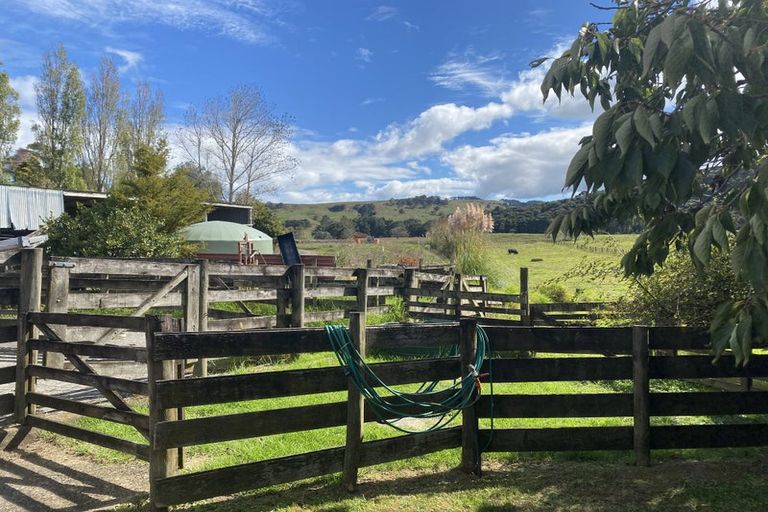 Photo of property in 35 Cane Road, Waimauku, 0812