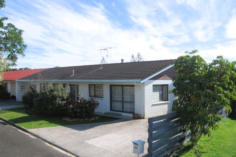Photo of property in 121 Ngatai Road, Otumoetai, Tauranga, 3110