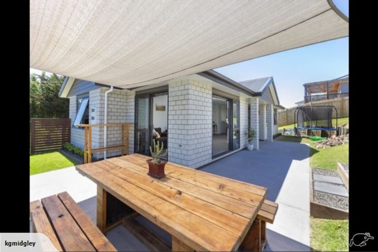 Photo of property in 10 Manuka Close, Mangawhai, 0505
