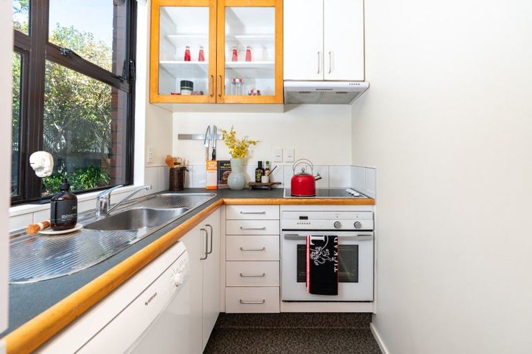 Photo of property in 1/80 Hobson Street, Thorndon, Wellington, 6011