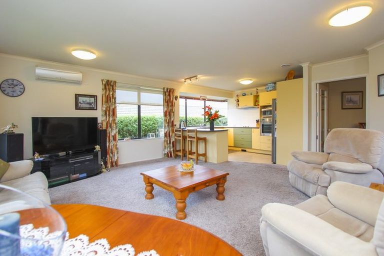 Photo of property in 26 Brittany Drive, Henderson, Auckland, 0612