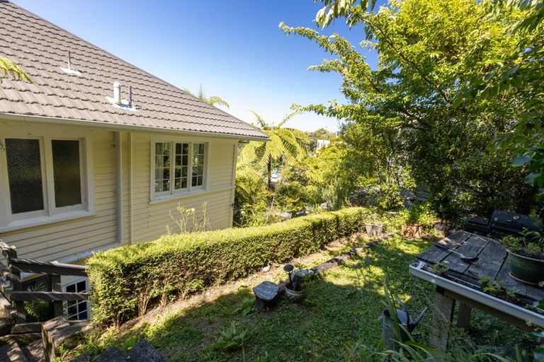 Photo of property in 51 Northland Road, Northland, Wellington, 6012