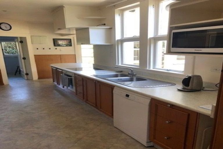 Photo of property in 1 Waimea Road, Nelson South, Nelson, 7010