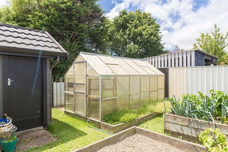 Photo of property in 10 Smith Street, Dannevirke, 4930