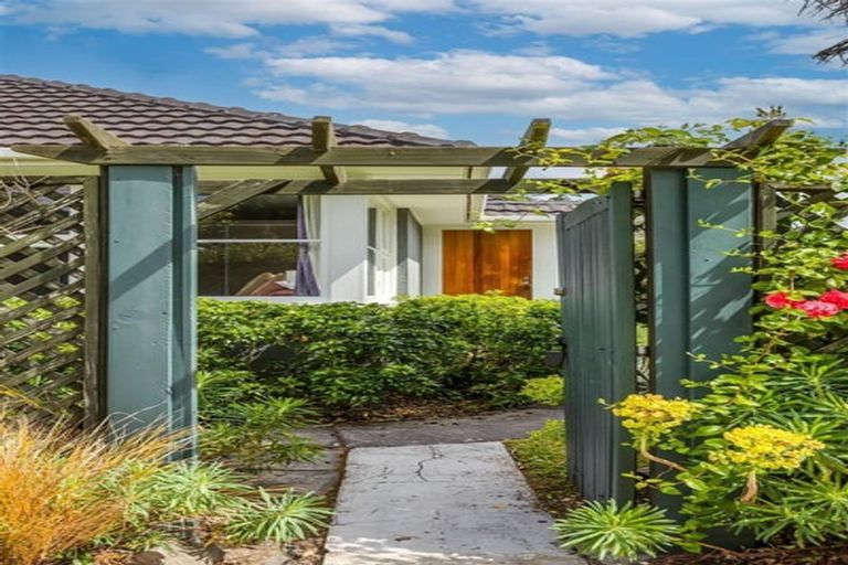 Photo of property in 1/73 Harris Crescent, Papanui, Christchurch, 8053