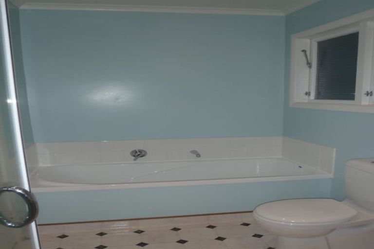 Photo of property in 57 Bedford Street, Northland, Wellington, 6012