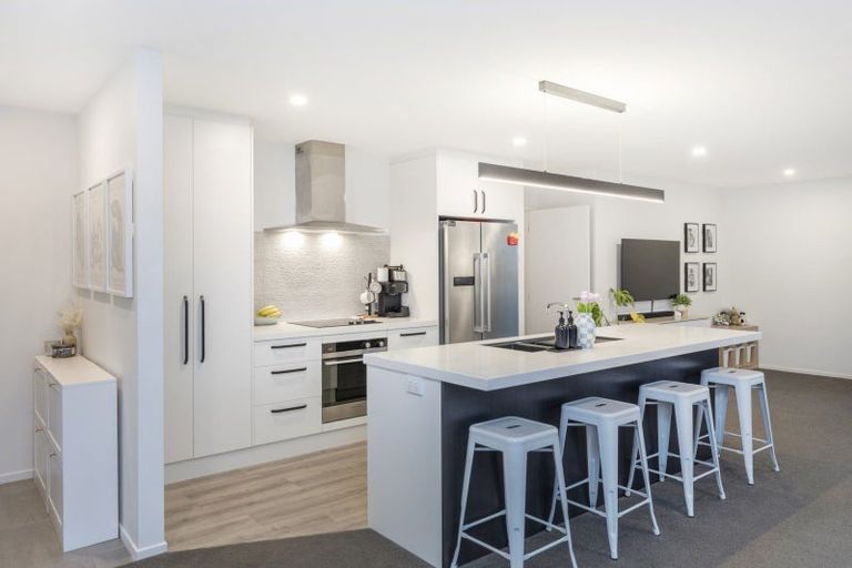 Photo of property in 28 Evelyn Crescent, Marshland, Christchurch, 8083