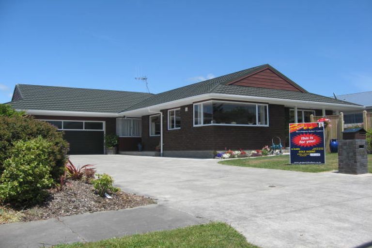 Photo of property in 16 Vista Drive, Feilding, 4702