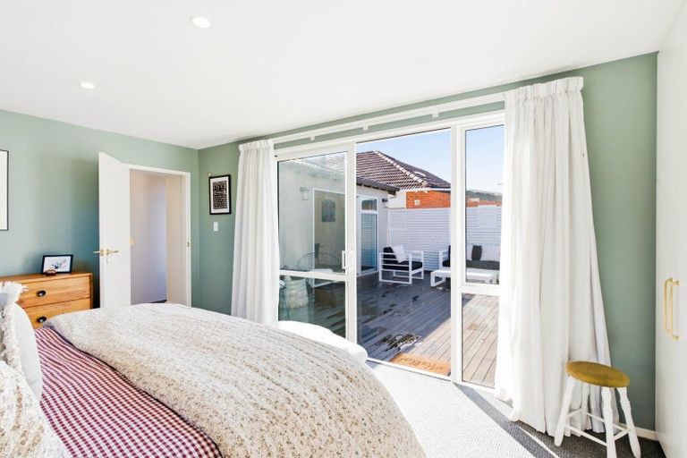 Photo of property in 55 Hargest Crescent, Saint Kilda, Dunedin, 9012
