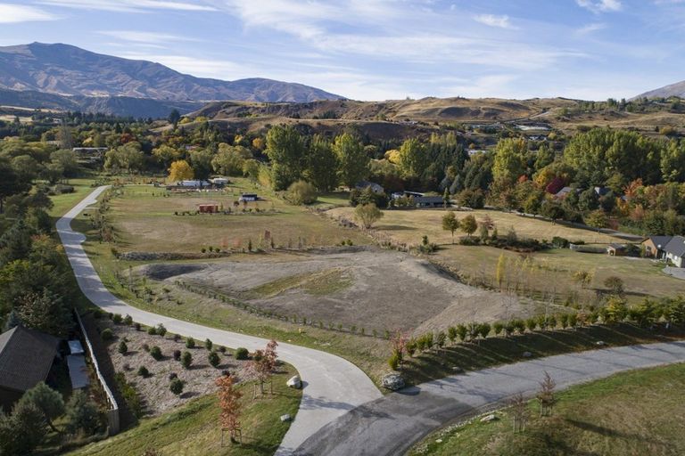 Photo of property in 27 Central Park Avenue, Lake Hayes, Queenstown, 9371