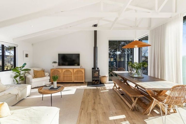 Photo of property in 1/7 Pine Road, Orewa, 0931