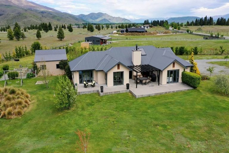 Photo of property in 39 Temple Drive, Twizel, 7901