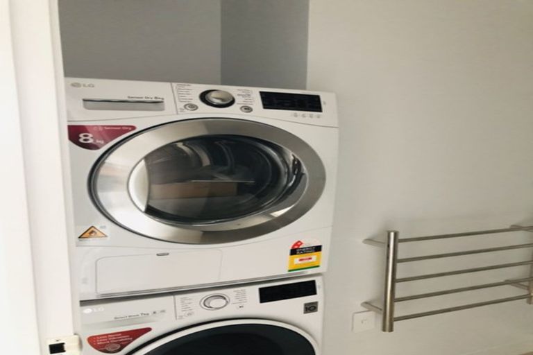 Photo of property in Frank Sargeson Apts, 304/74 Anzac Street, Takapuna, Auckland, 0622