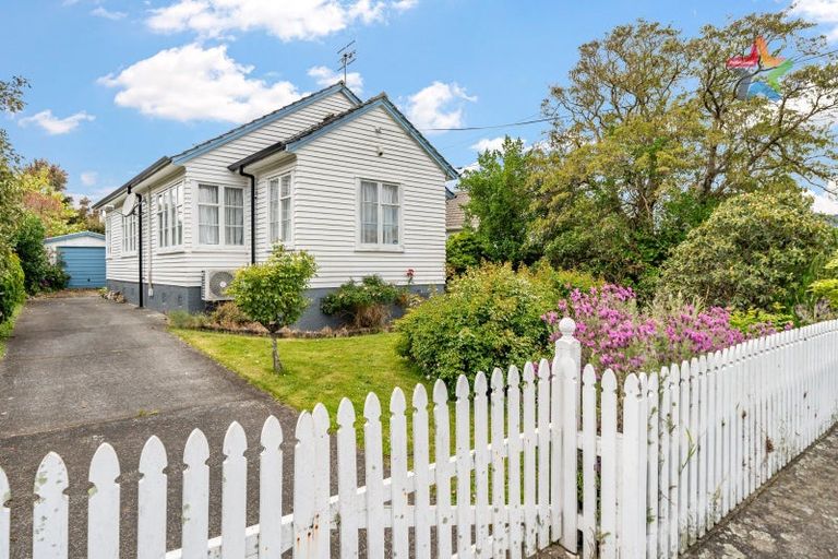 Photo of property in 6 Lockwood Crescent, Taita, Lower Hutt, 5011