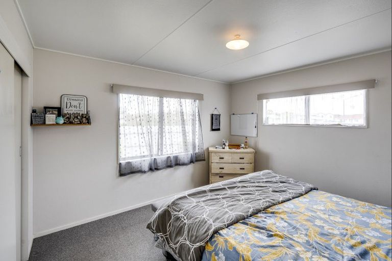 Photo of property in 338 Flaxmere Avenue, Flaxmere, Hastings, 4120