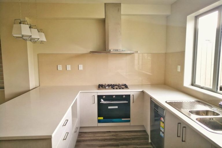 Photo of property in 12 Sunshine Boulevard, Sunnyvale, Auckland, 0612