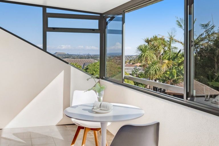 Photo of property in 24 Santa Cruz Drive, Shamrock Park, Auckland, 2016