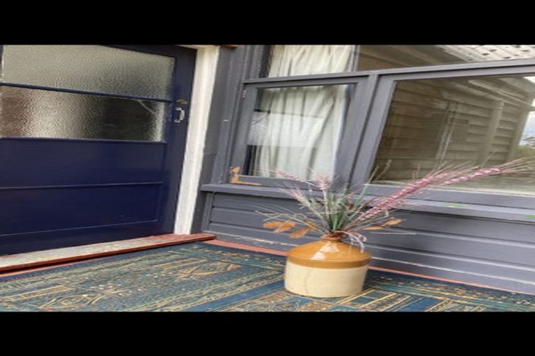 Photo of property in 38 Marine Parade, Macandrew Bay, Dunedin, 9014