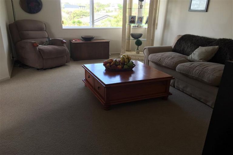 Photo of property in 51 Westpark Drive, West Harbour, Auckland, 0618