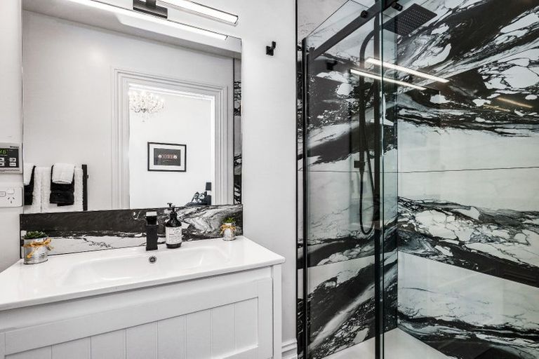 Photo of property in 12 Cross Street, Regent, Whangarei, 0112