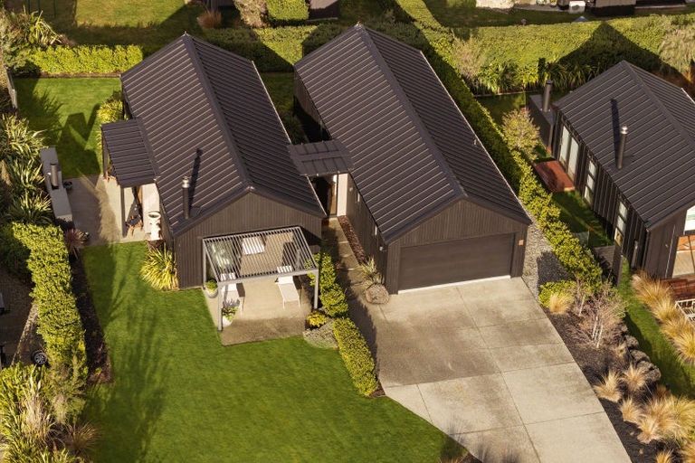 Photo of property in 27 Glenfiddich Road, Jacks Point, Queenstown, 9371