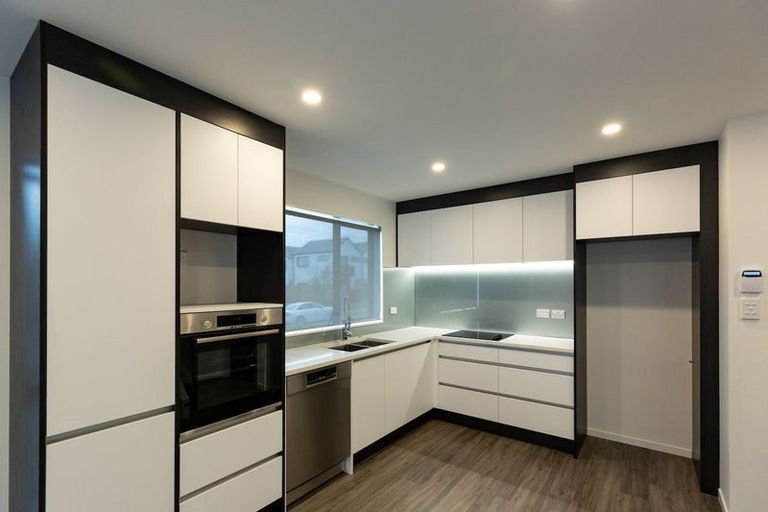 Photo of property in 57a Neil Avenue, Te Atatu Peninsula, Auckland, 0610