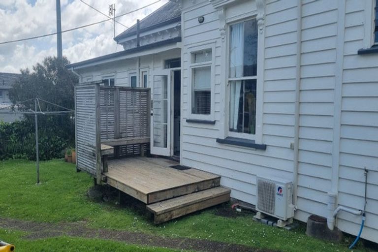 Photo of property in 64 Hinemoa Street, Birkenhead, Auckland, 0626