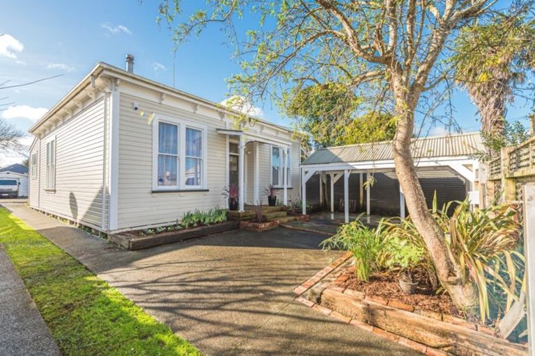 Photo of property in 72 Niblett Street, Whanganui, 4500