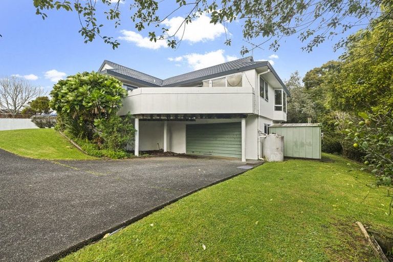 Photo of property in 35 Rifleman Rise, Unsworth Heights, Auckland, 0632