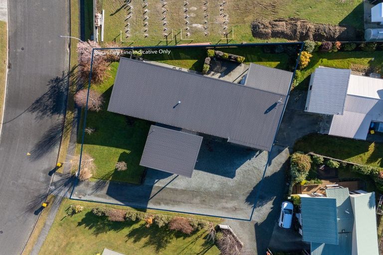 Photo of property in 21 Pop Andrew Drive, Te Anau, 9600