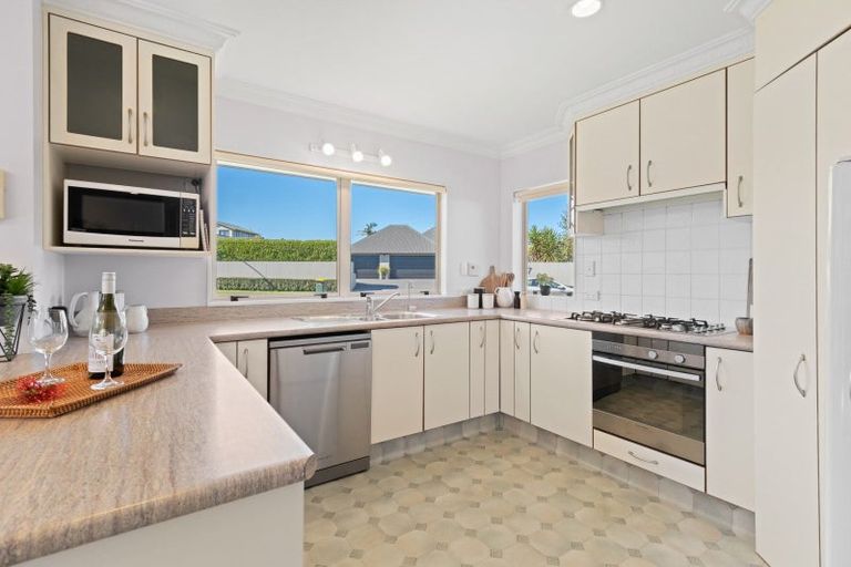 Photo of property in 4-6 Adam Lile Drive, Highlands Park, New Plymouth, 4312