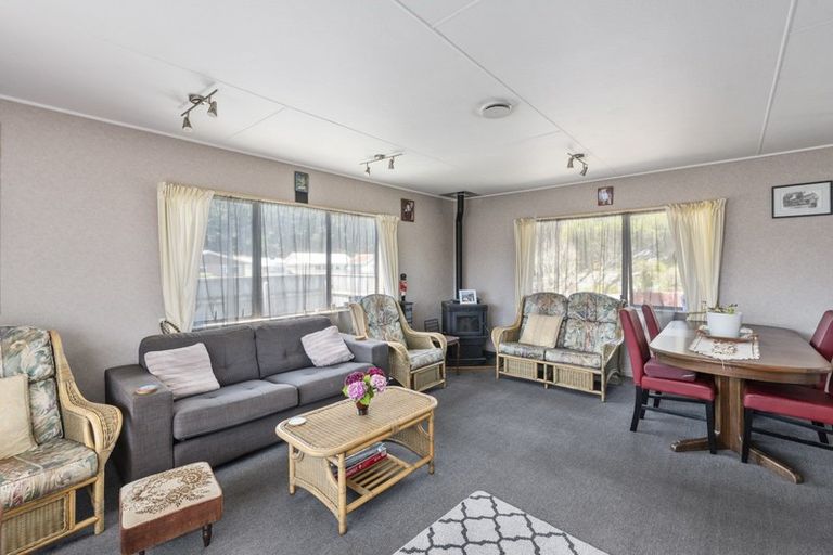 Photo of property in 16 Cousins Avenue East, Foxton Beach, Foxton, 4815