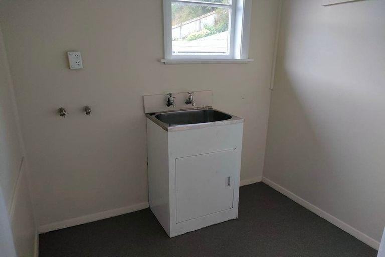 Photo of property in 6 Wainhouse Street, Stokes Valley, Lower Hutt, 5019