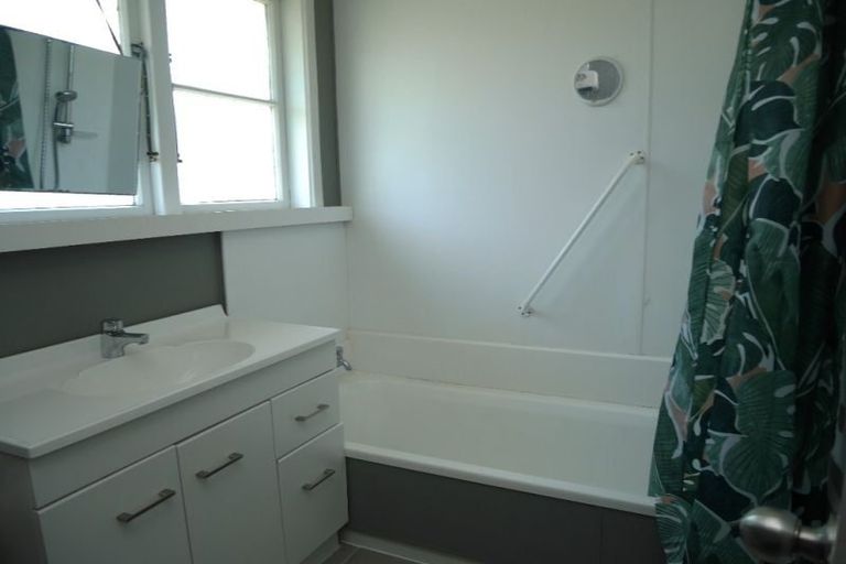 Photo of property in 1 Toru Road, Paraparaumu Beach, Paraparaumu, 5032