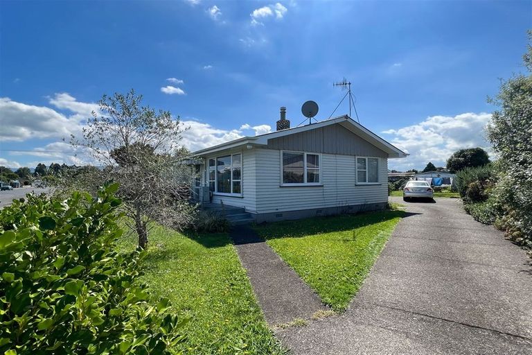 Photo of property in 3 Gertrude Street, Dannevirke, 4930