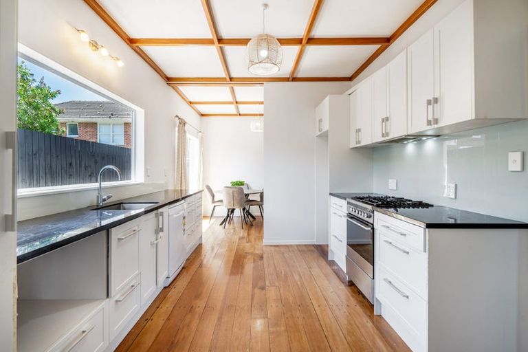 Photo of property in 1/52 Northboro Road, Belmont, Auckland, 0622