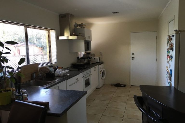 Photo of property in 2/9 Northall Road, New Lynn, Auckland, 0600