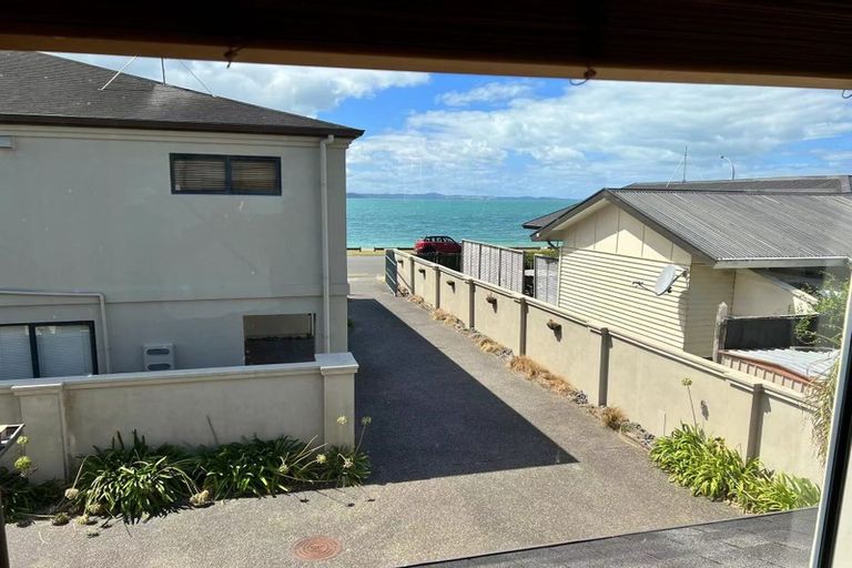 Photo of property in 41a The Esplanade, Eastern Beach, Auckland, 2012