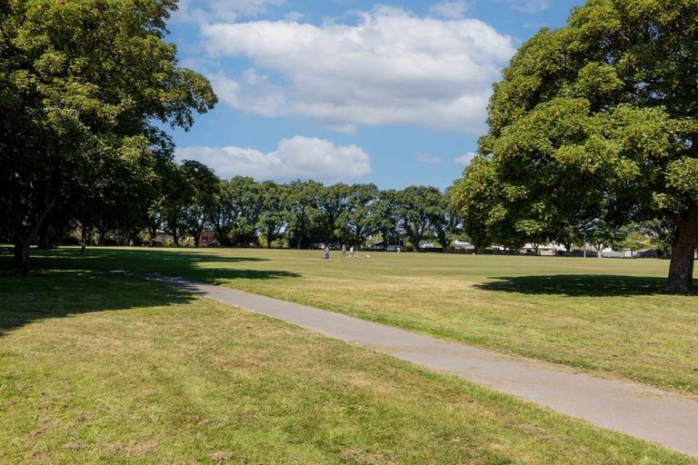 Photo of property in 114 Strickland Street, Sydenham, Christchurch, 8023