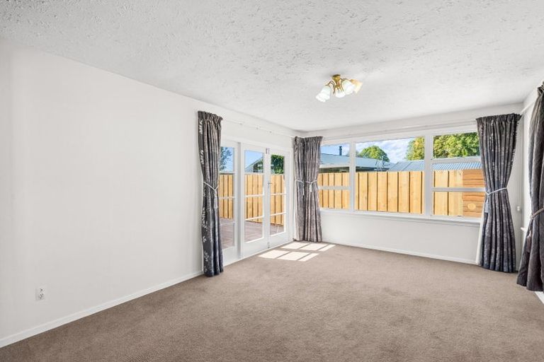 Photo of property in 15 Ebony Street, Bishopdale, Christchurch, 8053